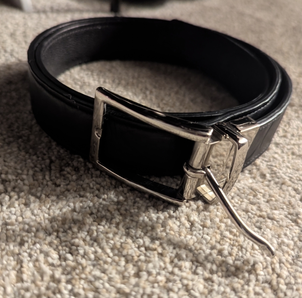 Coach Embossed Leather Belt Unisex LIKE NEW